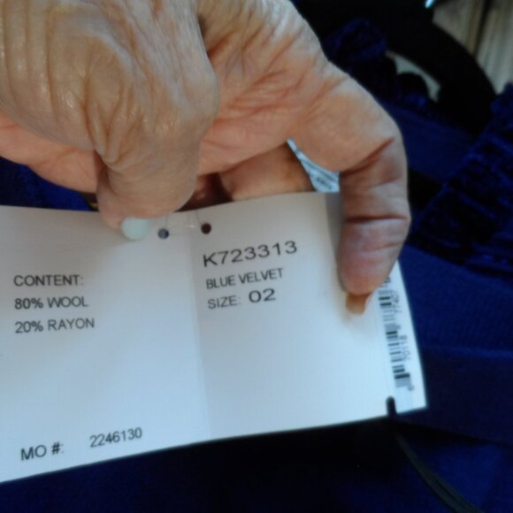 New St. John Evening Royal Blue Knit Skrt Suit w/Pailettes Embellishment Size 2 - Picture 16 of 16